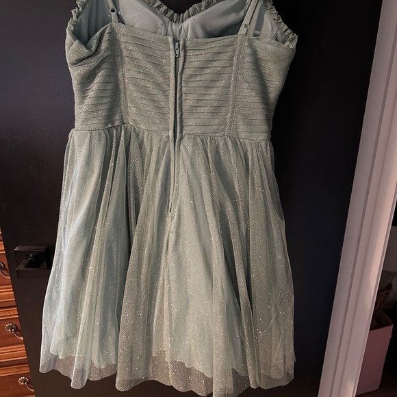 green camille la vie short homecoming dress - Picture 2 of 3